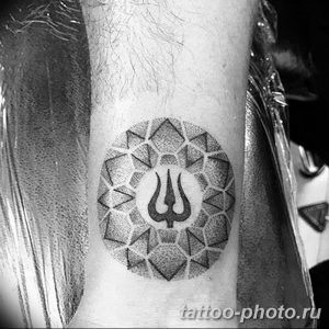 Фото рисунка тату Трезубец 07.11.2018 №081 - photo tattoo Trident - tattoo-photo.ru