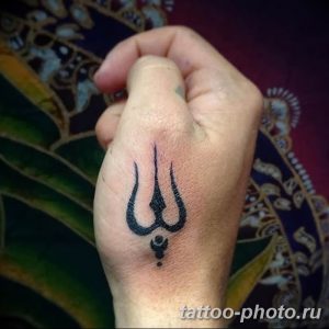 Фото рисунка тату Трезубец 07.11.2018 №088 - photo tattoo Trident - tattoo-photo.ru
