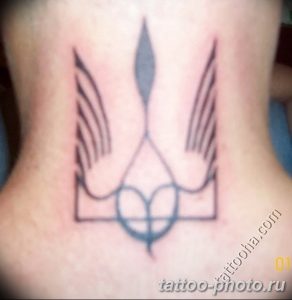 Фото рисунка тату Трезубец 07.11.2018 №117 - photo tattoo Trident - tattoo-photo.ru