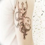 Фото рисунка тату Трезубец 07.11.2018 №188 - photo tattoo Trident - tattoo-photo.ru