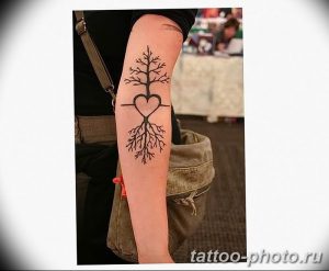 Фото рисунка тату дерево 07.11.2018 №024 - photo tattoo tree - tattoo-photo.ru