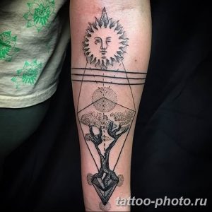 Фото рисунка тату дерево 07.11.2018 №045 - photo tattoo tree - tattoo-photo.ru