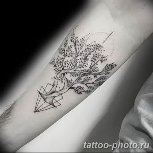 Фото рисунка тату дерево 07.11.2018 №053 - photo tattoo tree - tattoo-photo.ru