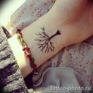 Фото рисунка тату дерево 07.11.2018 №315 - photo tattoo tree - tattoo-photo.ru