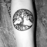Фото рисунка тату дерево 07.11.2018 №335 - photo tattoo tree - tattoo-photo.ru