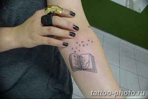 Фото рисунка тату книга 23.11.2018 №069 - photo tattoo book - tattoo-photo.ru