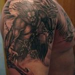 Фото рисунка тату оборотень 24.11.2018 №083 - photo tattoo werewolf - tattoo-photo.ru