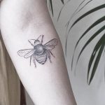 Фото рисунка тату оса 06.11.2018 №025 - photo tattoo wasp - tattoo-photo.ru