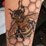 Фото рисунка тату оса 06.11.2018 №061 - photo tattoo wasp - tattoo-photo.ru