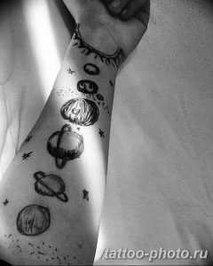 Фото рисунка тату планеты 04.11.2018 №018 - tattoo photos of the planet - tattoo-photo.ru