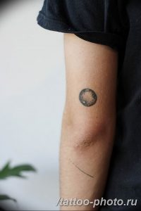Фото рисунка тату планеты 04.11.2018 №024 - tattoo photos of the planet - tattoo-photo.ru