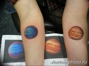 Фото рисунка тату планеты 04.11.2018 №029 - tattoo photos of the planet - tattoo-photo.ru