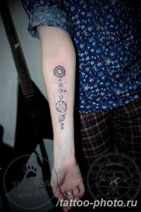 Фото рисунка тату планеты 04.11.2018 №041 - tattoo photos of the planet - tattoo-photo.ru