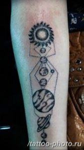Фото рисунка тату планеты 04.11.2018 №047 - tattoo photos of the planet - tattoo-photo.ru