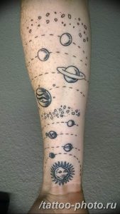 Фото рисунка тату планеты 04.11.2018 №049 - tattoo photos of the planet - tattoo-photo.ru