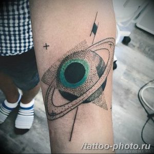 Фото рисунка тату планеты 04.11.2018 №084 - tattoo photos of the planet - tattoo-photo.ru