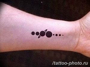 Фото рисунка тату планеты 04.11.2018 №086 - tattoo photos of the planet - tattoo-photo.ru