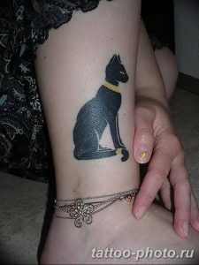 фото рисунка тату черная кошка 13.11.2018 №013 - black cat tattoo picture - tattoo-photo.ru