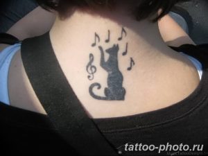 фото рисунка тату черная кошка 13.11.2018 №017 - black cat tattoo picture - tattoo-photo.ru