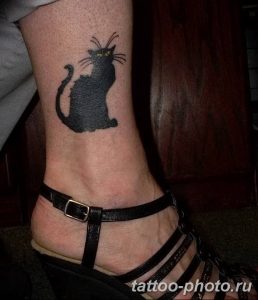 фото рисунка тату черная кошка 13.11.2018 №047 - black cat tattoo picture - tattoo-photo.ru