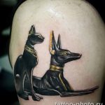 фото рисунка тату черная кошка 13.11.2018 №086 - black cat tattoo picture - tattoo-photo.ru