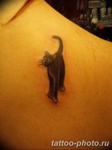 фото рисунка тату черная кошка 13.11.2018 №088 - black cat tattoo picture - tattoo-photo.ru
