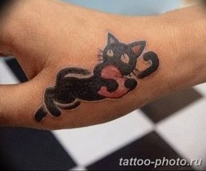 фото рисунка тату черная кошка 13.11.2018 №091 - black cat tattoo picture - tattoo-photo.ru