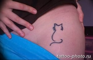 фото рисунка тату черная кошка 13.11.2018 №093 - black cat tattoo picture - tattoo-photo.ru