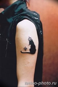 фото рисунка тату черная кошка 13.11.2018 №098 - black cat tattoo picture - tattoo-photo.ru