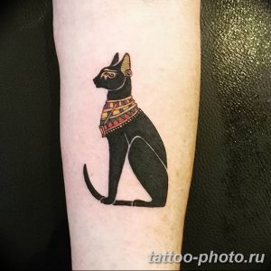 фото рисунка тату черная кошка 13.11.2018 №108 - black cat tattoo picture - tattoo-photo.ru