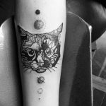 фото рисунка тату черная кошка 13.11.2018 №113 - black cat tattoo picture - tattoo-photo.ru