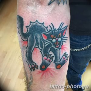 фото рисунка тату черная кошка 13.11.2018 №142 - black cat tattoo picture - tattoo-photo.ru
