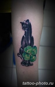 фото рисунка тату черная кошка 13.11.2018 №213 - black cat tattoo picture - tattoo-photo.ru