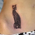 фото рисунка тату черная кошка 13.11.2018 №257 - black cat tattoo picture - tattoo-photo.ru