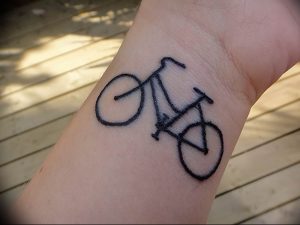 Фото рисунка тату велосипед 12.10.2018 №143 - tattoo bike - tattoo-photo.ru