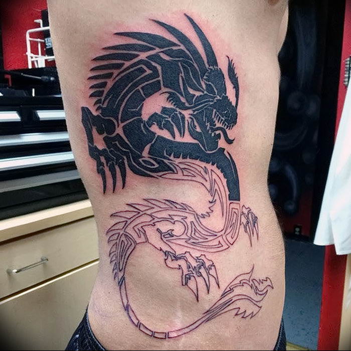 Татуировки для мужчин дракон на боку