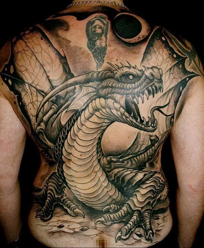 Тату дракона на спине мужские