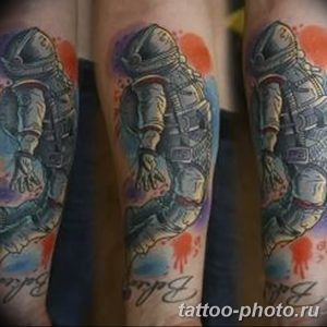 Фото рисунка тату космонавт 31.10.2018 №068 - cosmonaut tattoo - tattoo-photo.ru