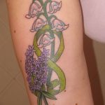 Фото рисунка тату ландыш 12.10.2018 №052 - tattoo lily of the valley - tattoo-photo.ru