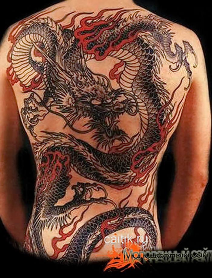 Китайский дракон тату на спине