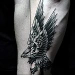 Фото тату беркут 10.10.2018 №082 - tattoo eagle - tattoo-photo.ru