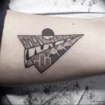Фото тату бумажный самолетик 09.10.2018 №075 - tattoo paper airplane - tattoo-photo.ru