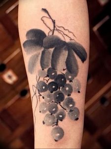 Фото тату виноград 10.10.2018 №034 - tattoo grapes - tattoo-photo.ru