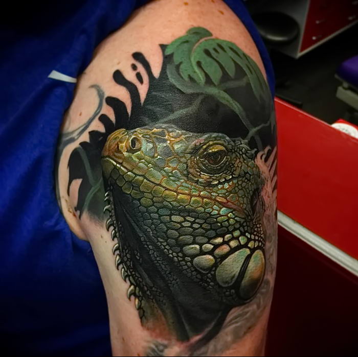 Фото тату игуана 26.10.2018 №113 - tattoo iguana - tattoo-photo.ru