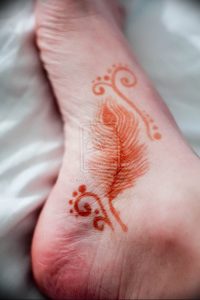 Фото Мехенди перо птицы 25.10.2018 №022 - Mehendi bird feather - tattoo-photo.ru