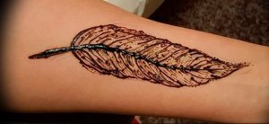 Фото Мехенди перо птицы 25.10.2018 №051 - Mehendi bird feather - tattoo-photo.ru