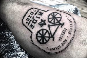 Фото рисунка тату велосипед 12.10.2018 №026 - tattoo bike - tattoo-photo.ru