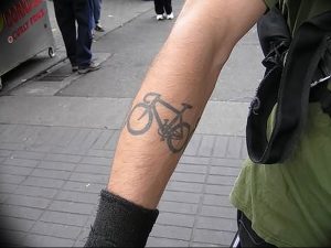 Фото рисунка тату велосипед 12.10.2018 №028 - tattoo bike - tattoo-photo.ru