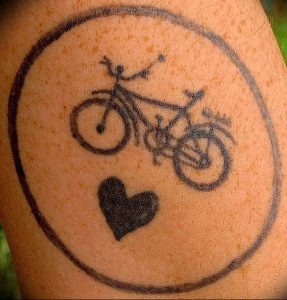 Фото рисунка тату велосипед 12.10.2018 №089 - tattoo bike - tattoo-photo.ru