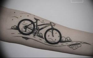 Фото рисунка тату велосипед 12.10.2018 №139 - tattoo bike - tattoo-photo.ru